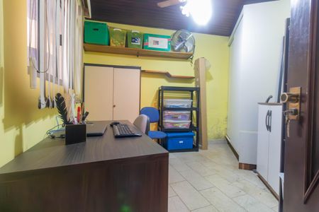 Casa à venda com 203m², 6 quartos e 7 vagasEdicula - quarto 1