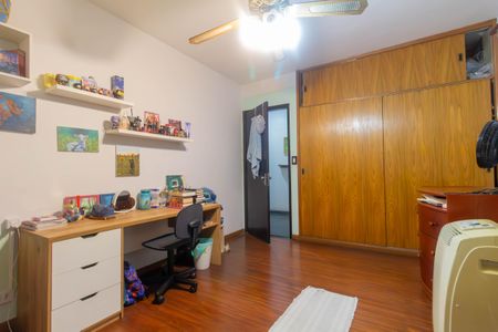 Casa à venda com 203m², 6 quartos e 7 vagasQuarto 2