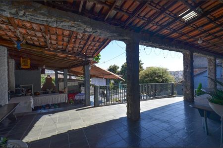 Casa para alugar com 313m², 2 quartos e 2 vagas Casa para alugar com 313m², 2 quartos e 2 vagasÁrea externa