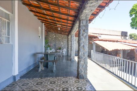 Casa para alugar com 313m², 2 quartos e 2 vagas Casa para alugar com 313m², 2 quartos e 2 vagasÁrea externa - Varanda