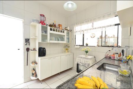 Casa para alugar com 313m², 2 quartos e 2 vagas Casa para alugar com 313m², 2 quartos e 2 vagasCozinha