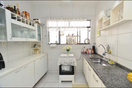 Casa para alugar com 313m², 2 quartos e 2 vagas Casa para alugar com 313m², 2 quartos e 2 vagasCozinha