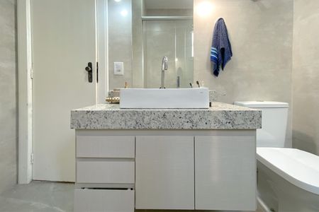 Apartamento para alugar com 130m², 3 quartos e 1 vaga Apartamento para alugar com 130m², 3 quartos e 1 vagaBanheiro