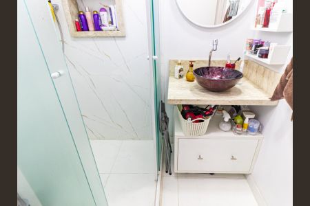 Apartamento à venda com 76m², 3 quartos e 1 vaga Apartamento à venda com 76m², 3 quartos e 1 vagaBanheiro da Suíte