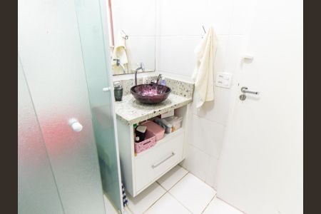 Apartamento à venda com 76m², 3 quartos e 1 vaga Apartamento à venda com 76m², 3 quartos e 1 vagaBanheiro Social
