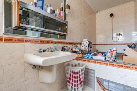 Casa à venda com 226m², 3 quartos e NaN vagasBanheiro 2