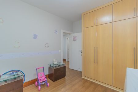 Casa à venda com 450m², 4 quartos e 3 vagas Casa à venda com 450m², 4 quartos e 3 vagasSuíte 2