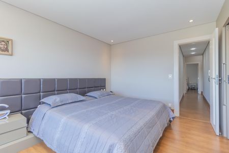 Casa à venda com 450m², 4 quartos e 3 vagas Casa à venda com 450m², 4 quartos e 3 vagasSuíte 1