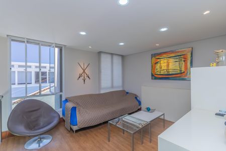 Casa à venda com 450m², 4 quartos e 3 vagas Casa à venda com 450m², 4 quartos e 3 vagasSala 2