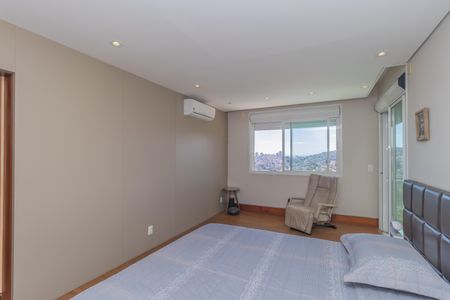 Casa à venda com 450m², 4 quartos e 3 vagas Casa à venda com 450m², 4 quartos e 3 vagasSuíte 1