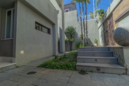 Casa à venda com 450m², 4 quartos e 3 vagas Casa à venda com 450m², 4 quartos e 3 vagasHall de Entrada