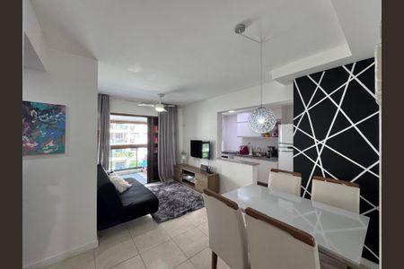 Apartamento à venda com 67m², 2 quartos e 1 vagaSala