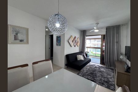 Apartamento à venda com 67m², 2 quartos e 1 vagaSala