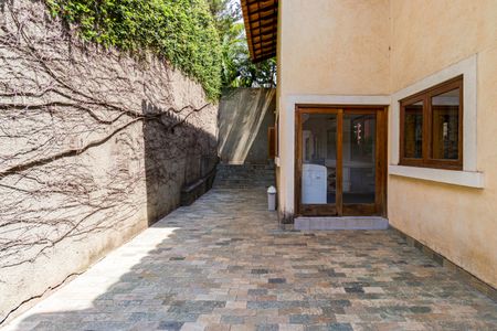 Casa para alugar com 611m², 4 quartos e 6 vagas Casa para alugar com 611m², 4 quartos e 6 vagasÁrea comum