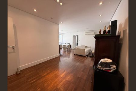 Apartamento à venda com 129m², 3 quartos e 1 vagaFoto 01