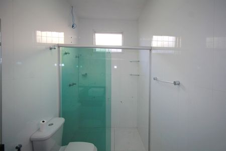 Casa à venda com 270m², 4 quartos e 4 vagas Casa à venda com 270m², 4 quartos e 4 vagasBanheiro