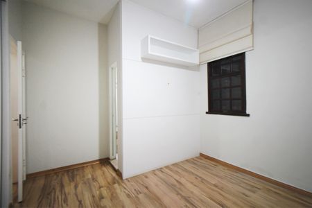 Casa à venda com 270m², 4 quartos e 4 vagas Casa à venda com 270m², 4 quartos e 4 vagasSuite