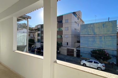 Casa à venda com 270m², 4 quartos e 4 vagas Casa à venda com 270m², 4 quartos e 4 vagasVaranda da Sala 2