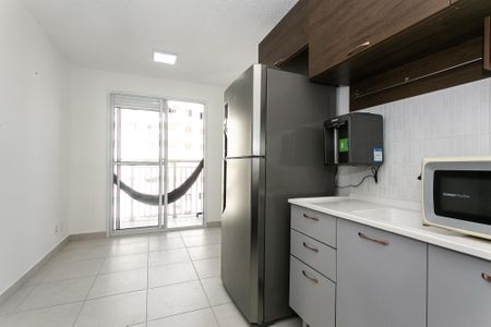 Cozinha de apartamento para alugar com 1 quarto, 27m² em Penha de França, São Paulo