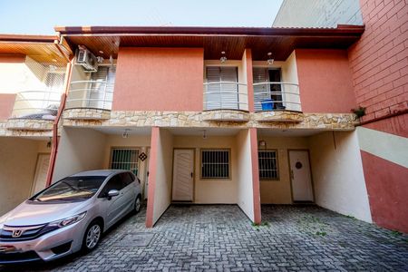 Apartamento para alugar com 74m², 2 quartos e 1 vagaFachada