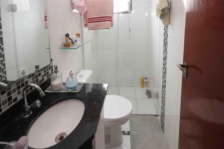 Casa à venda com 80m², 2 quartos e 2 vagas Casa à venda com 80m², 2 quartos e 2 vagasBanheiro da Suíte 2