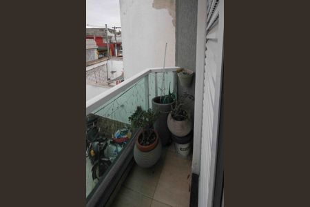 Casa à venda com 80m², 2 quartos e 2 vagas Casa à venda com 80m², 2 quartos e 2 vagasVaranda