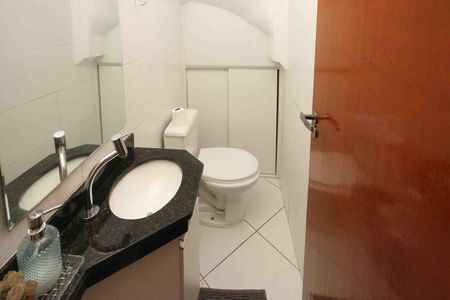 Casa à venda com 80m², 2 quartos e 2 vagas Casa à venda com 80m², 2 quartos e 2 vagasLavabo