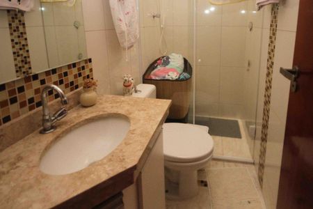 Casa à venda com 80m², 2 quartos e 2 vagas Casa à venda com 80m², 2 quartos e 2 vagasBanheiro da Suíte 1