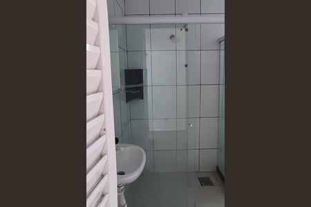 Banheiro de casa de condomínio à venda com 1 quarto, 28m² em Taquara, Rio de Janeiro