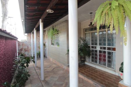 Casa à venda com 233m², 2 quartos e 2 vagasGaragem