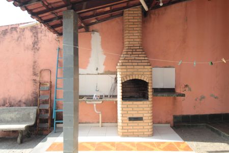 Casa à venda com 233m², 2 quartos e 2 vagasQuintal