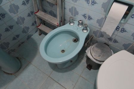 Casa à venda com 233m², 2 quartos e 2 vagasBanheiro da Suite