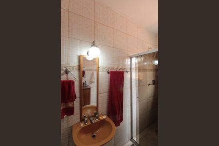 Casa à venda com 233m², 2 quartos e 2 vagasBanheiro Social