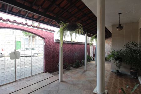 Casa à venda com 233m², 2 quartos e 2 vagasGaragem