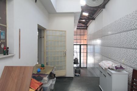 Casa à venda com 233m², 2 quartos e 2 vagasAteliê