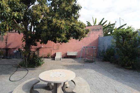 Casa à venda com 233m², 2 quartos e 2 vagasQuintal