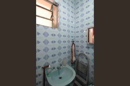 Casa à venda com 233m², 2 quartos e 2 vagasBanheiro da Suite