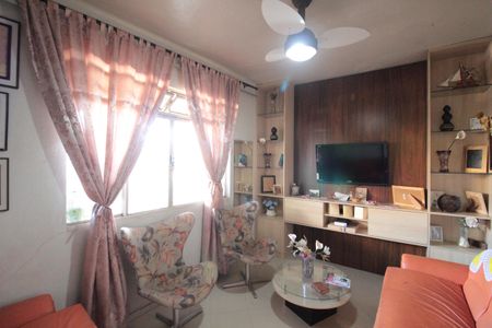 Sala de casa à venda com 2 quartos, 233m² em Serrano, Belo Horizonte