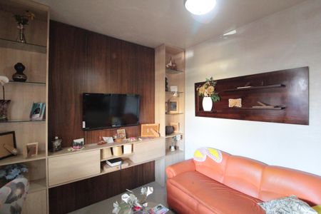 Casa à venda com 233m², 2 quartos e 2 vagasSala