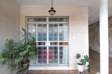 Casa à venda com 233m², 2 quartos e 2 vagasGaragem