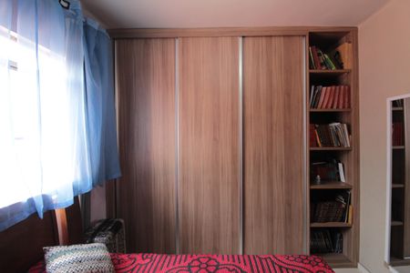 Casa à venda com 233m², 2 quartos e 2 vagasQuarto