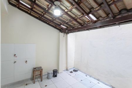 Casa à venda com 80m², 2 quartos e 1 vaga Casa à venda com 80m², 2 quartos e 1 vagaQuintal