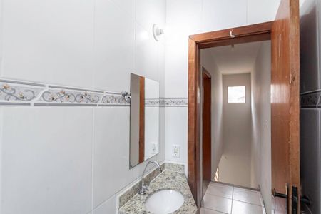 Casa à venda com 80m², 2 quartos e 1 vaga Casa à venda com 80m², 2 quartos e 1 vagaBanheiro social