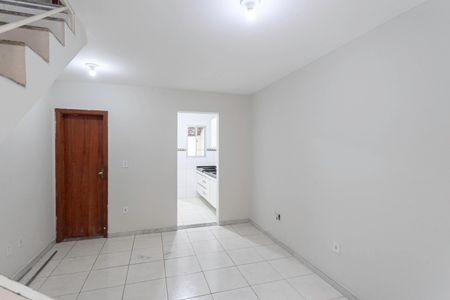 Casa à venda com 80m², 2 quartos e 1 vaga Casa à venda com 80m², 2 quartos e 1 vagaSala