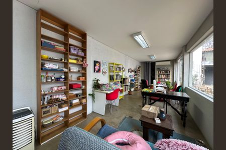 Casa à venda com 380m², 4 quartos e 3 vagas Casa à venda com 380m², 4 quartos e 3 vagasEdícula