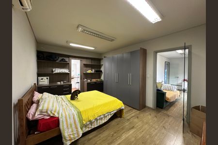 Casa à venda com 380m², 4 quartos e 3 vagas Casa à venda com 380m², 4 quartos e 3 vagasSuíte