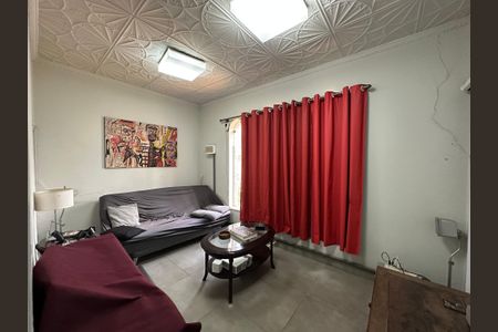 Casa à venda com 380m², 4 quartos e 3 vagas Casa à venda com 380m², 4 quartos e 3 vagasSala de cinema