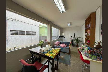 Casa à venda com 380m², 4 quartos e 3 vagas Casa à venda com 380m², 4 quartos e 3 vagasEdícula