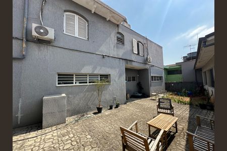Casa à venda com 380m², 4 quartos e 3 vagas Casa à venda com 380m², 4 quartos e 3 vagasQuintal