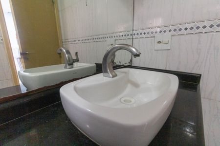 Apartamento para alugar com 57m², 2 quartos e 1 vaga Apartamento para alugar com 57m², 2 quartos e 1 vagaBanheiro Social